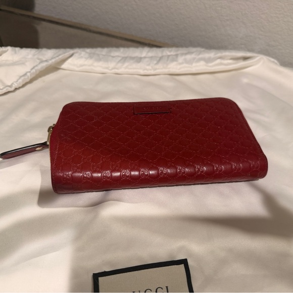Gucci Crimson Leather Zip Wallet